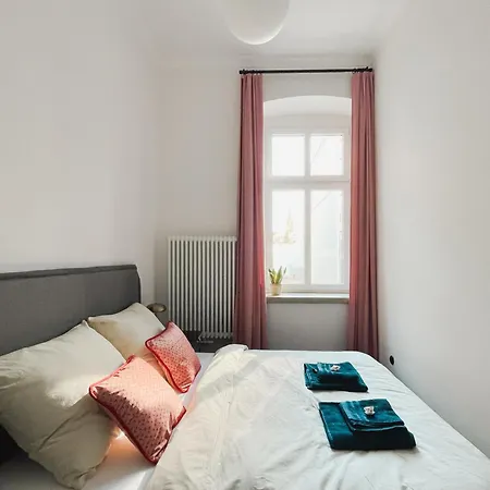 Artystyczne Loft 52 Apartment *