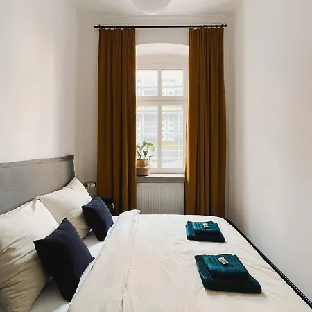 Artystyczne Loft 52 *