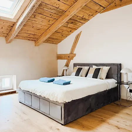 Artystyczne Loft 52 Apartment