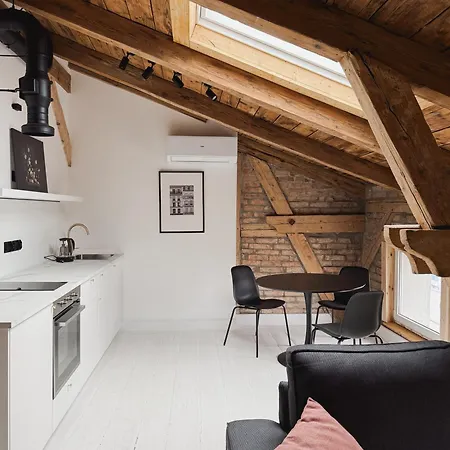 Artystyczne Loft 52 Apartment *