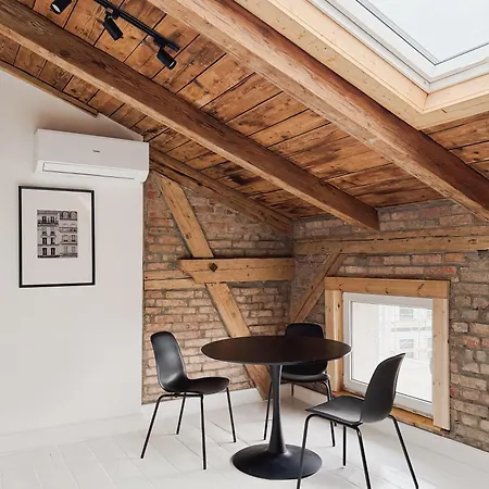 Artystyczne Loft 52 *